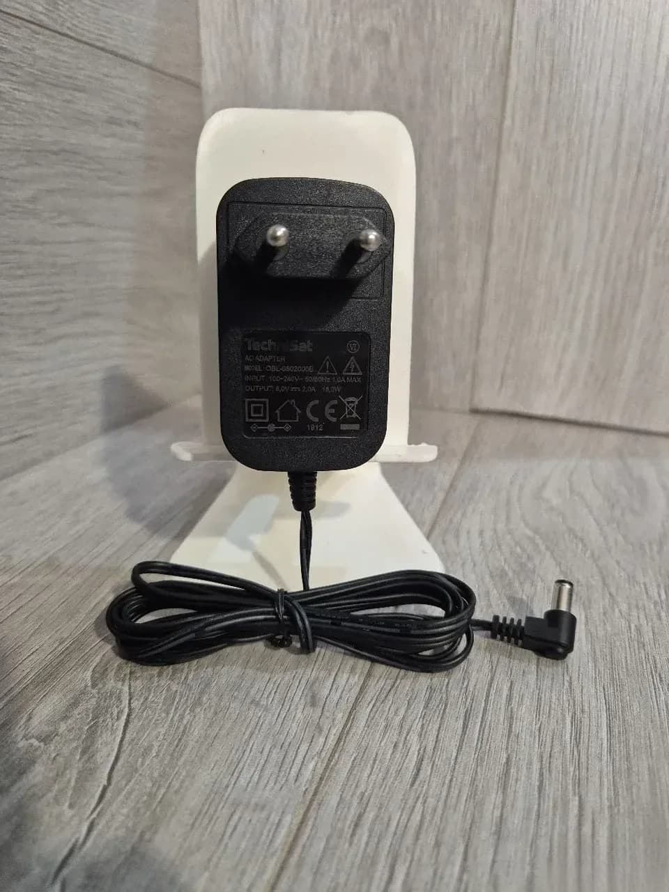 TechniSat adapter 8V 2A