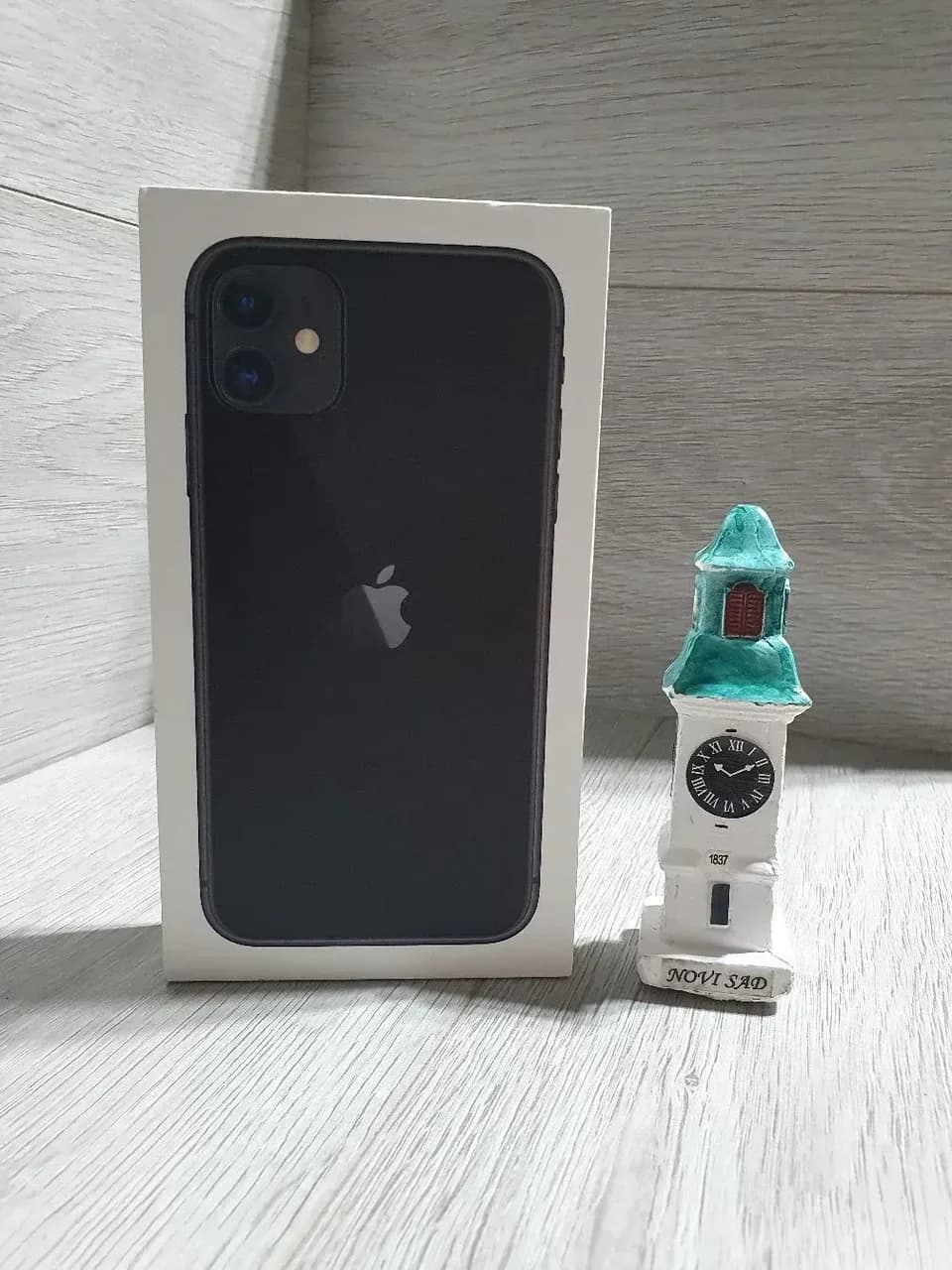 iPhone 11 black 64gb - kutija -