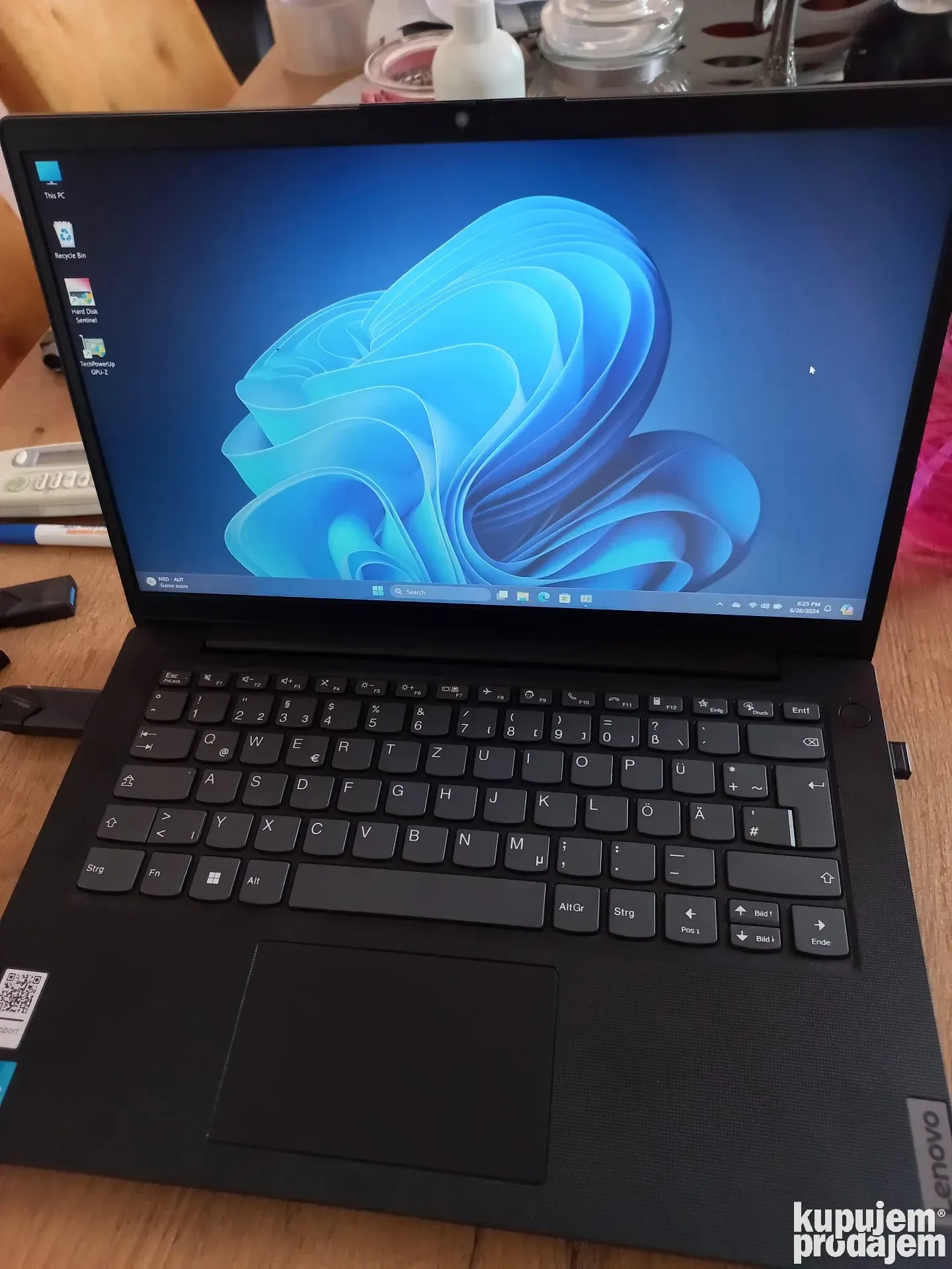 Lenovo V14 G3/i3-1215U/8gb ddr4/256gb/Intel UHD
